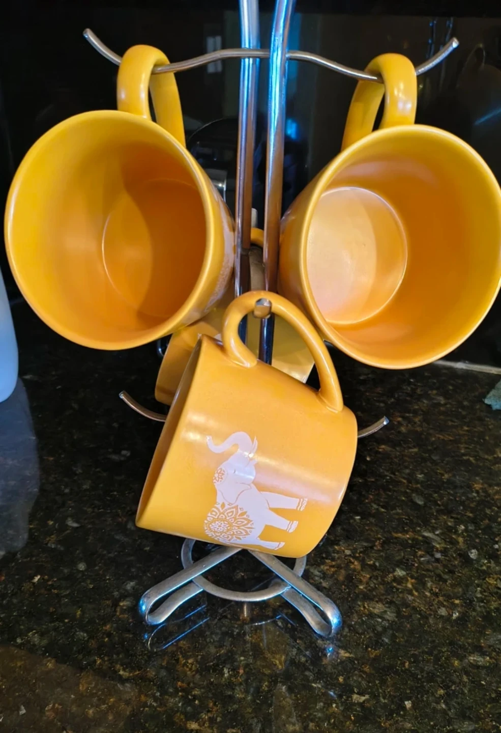 Set of 4 Yellow Elephant Mugs with Stand
