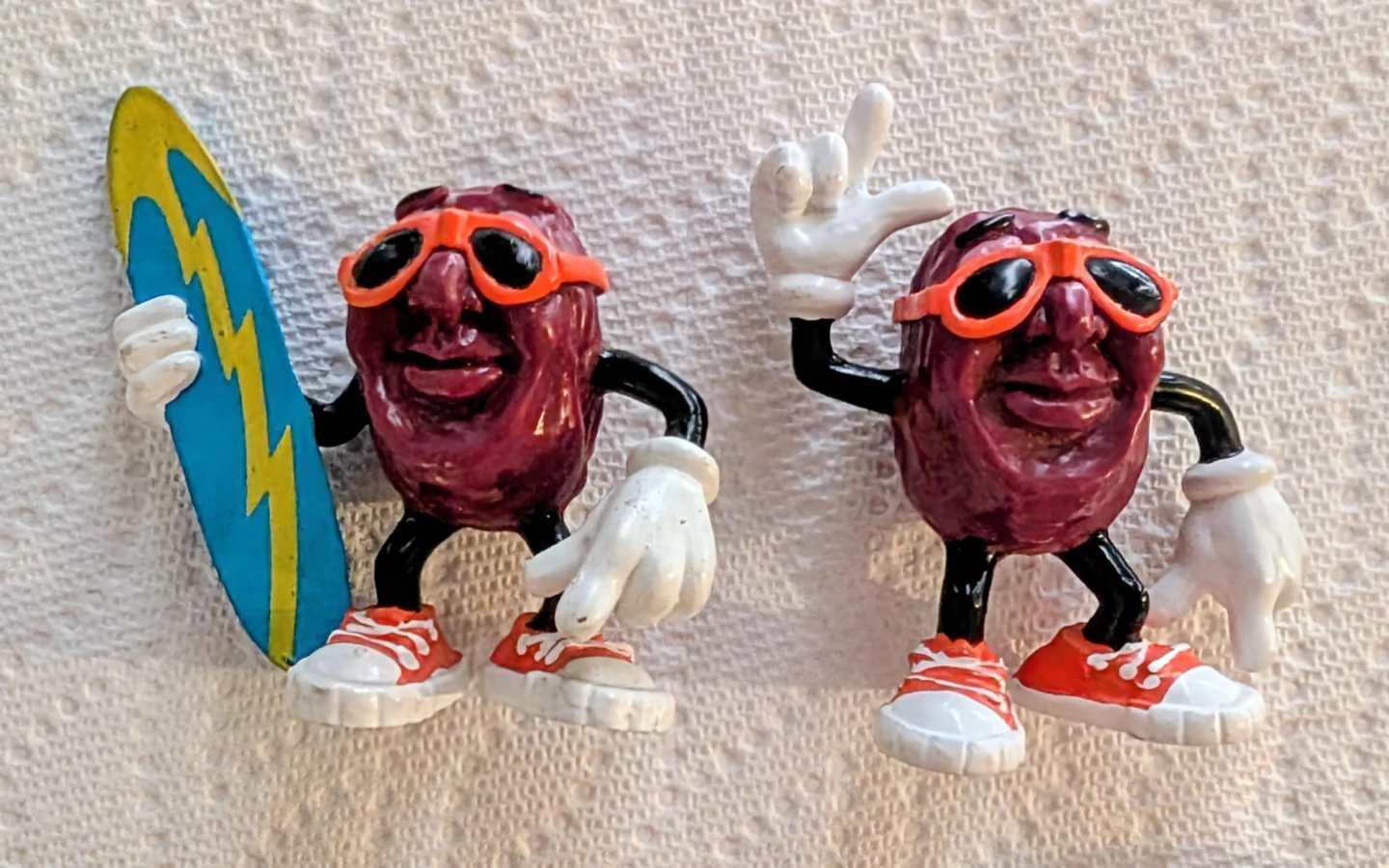 Set of 7 California Raisins Collectible Figures - photo 2