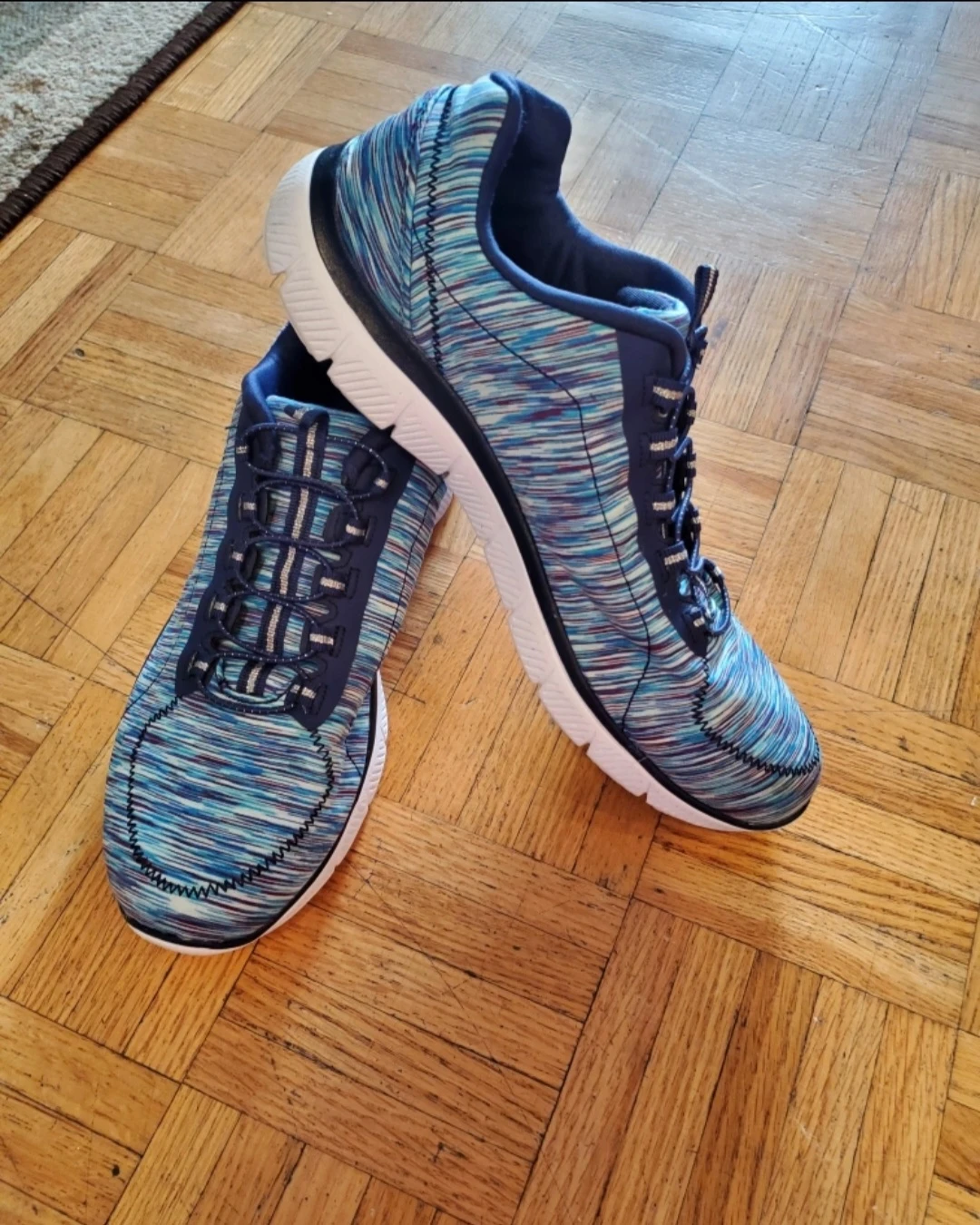 Women's Daskin Memory Foam Shoes Size 10 - photo 2