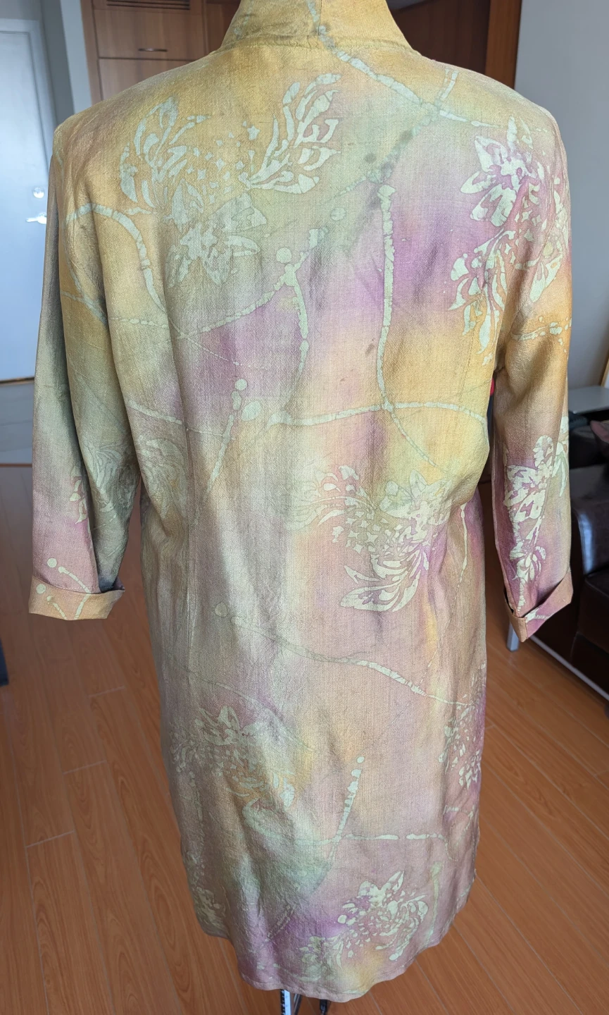 Hand painted raw silk floral pattern  button-up tunic - photo 4