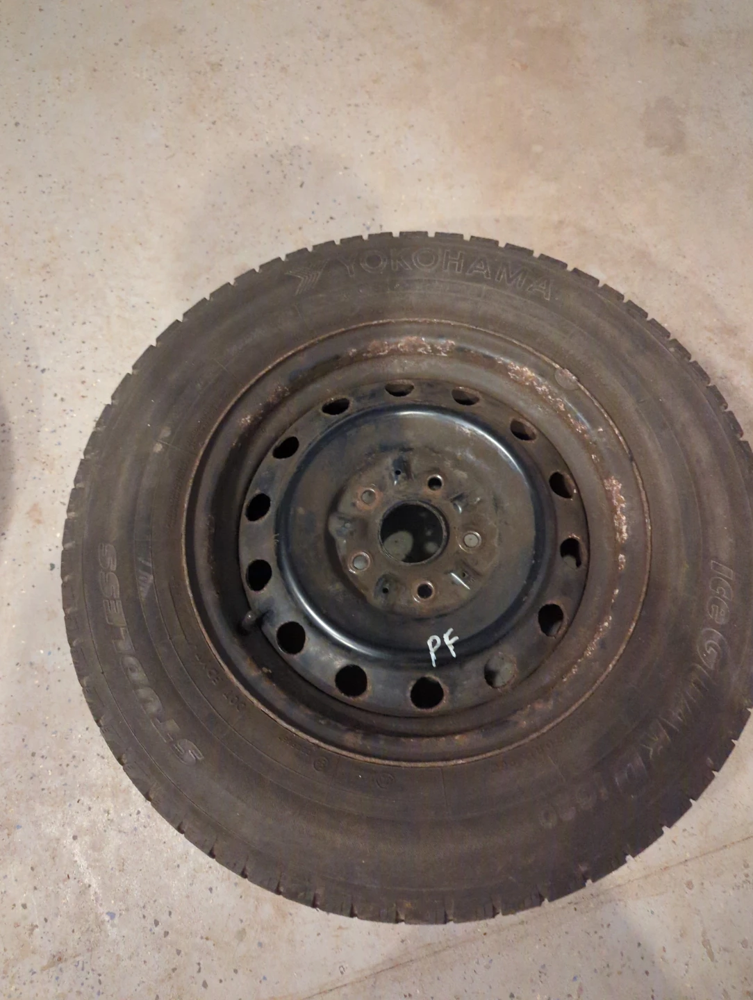 2 Yokohama iceGUARD iG20 Winter Tires with Rims