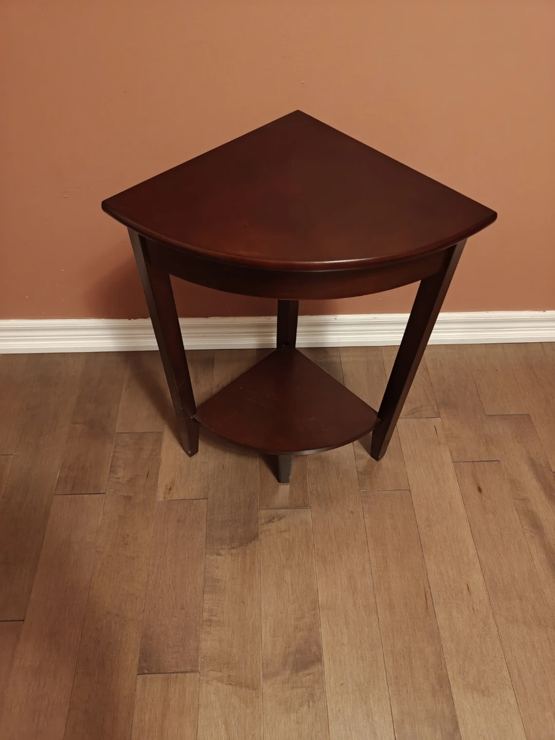 Corner Table Stand