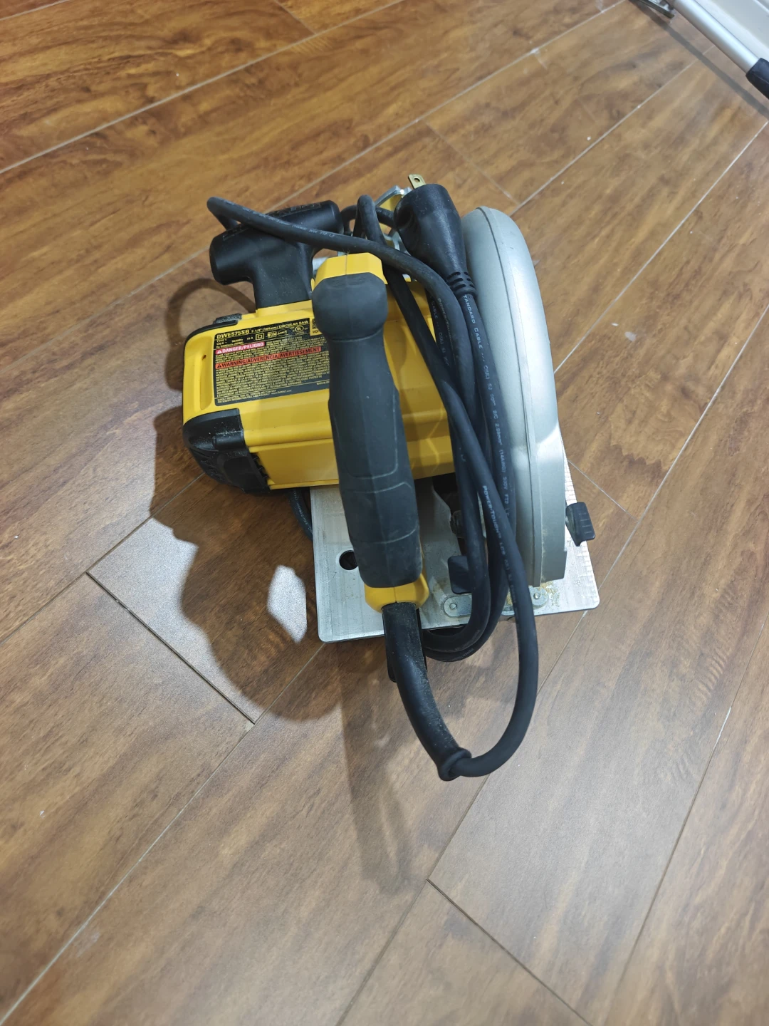 DEWALT DWE575SB 7-1/4 inch Circular Saw - photo 4