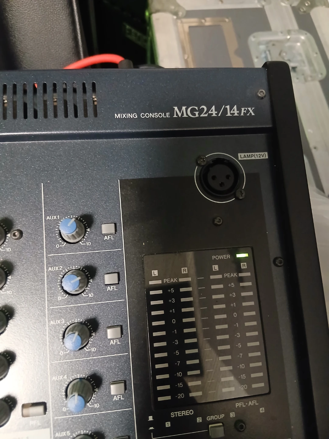 Yamaha MG24/14FX Mixing Console - photo 5