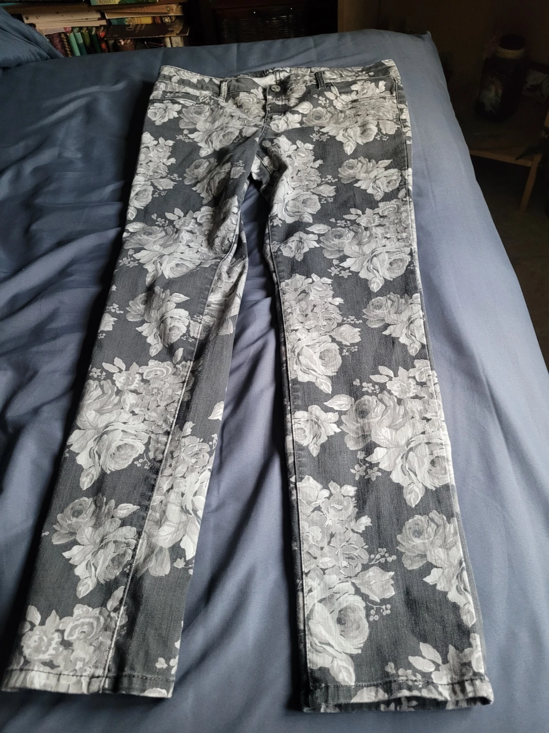 Aeropostale Ashley Ultra Skinny Floral Jeans