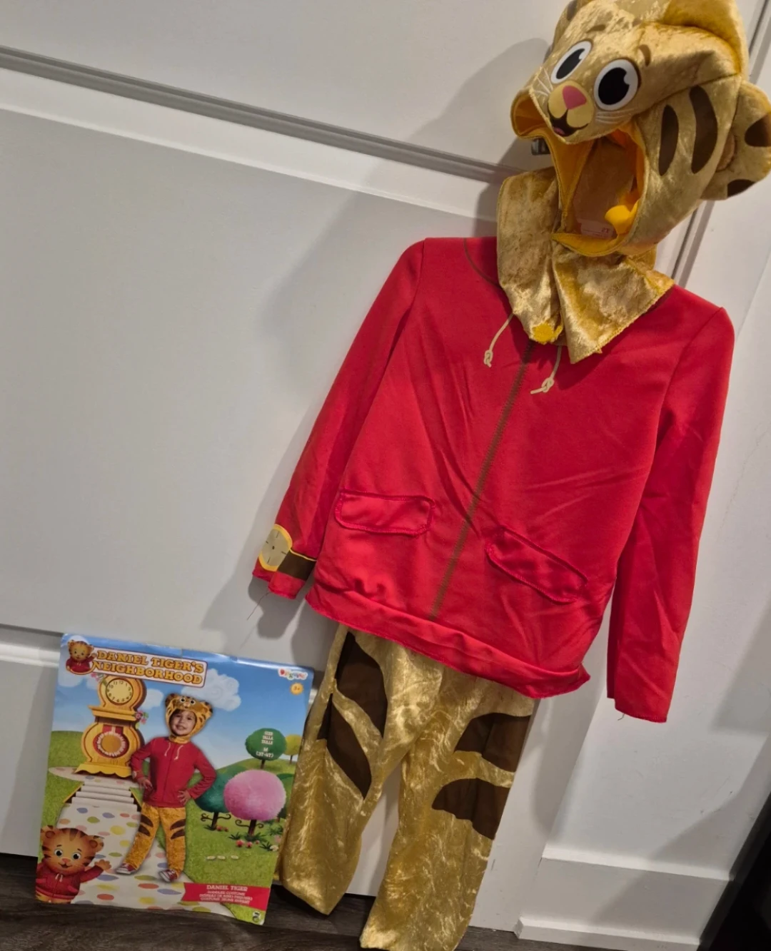 Daniel Tiger Costume Size 3T