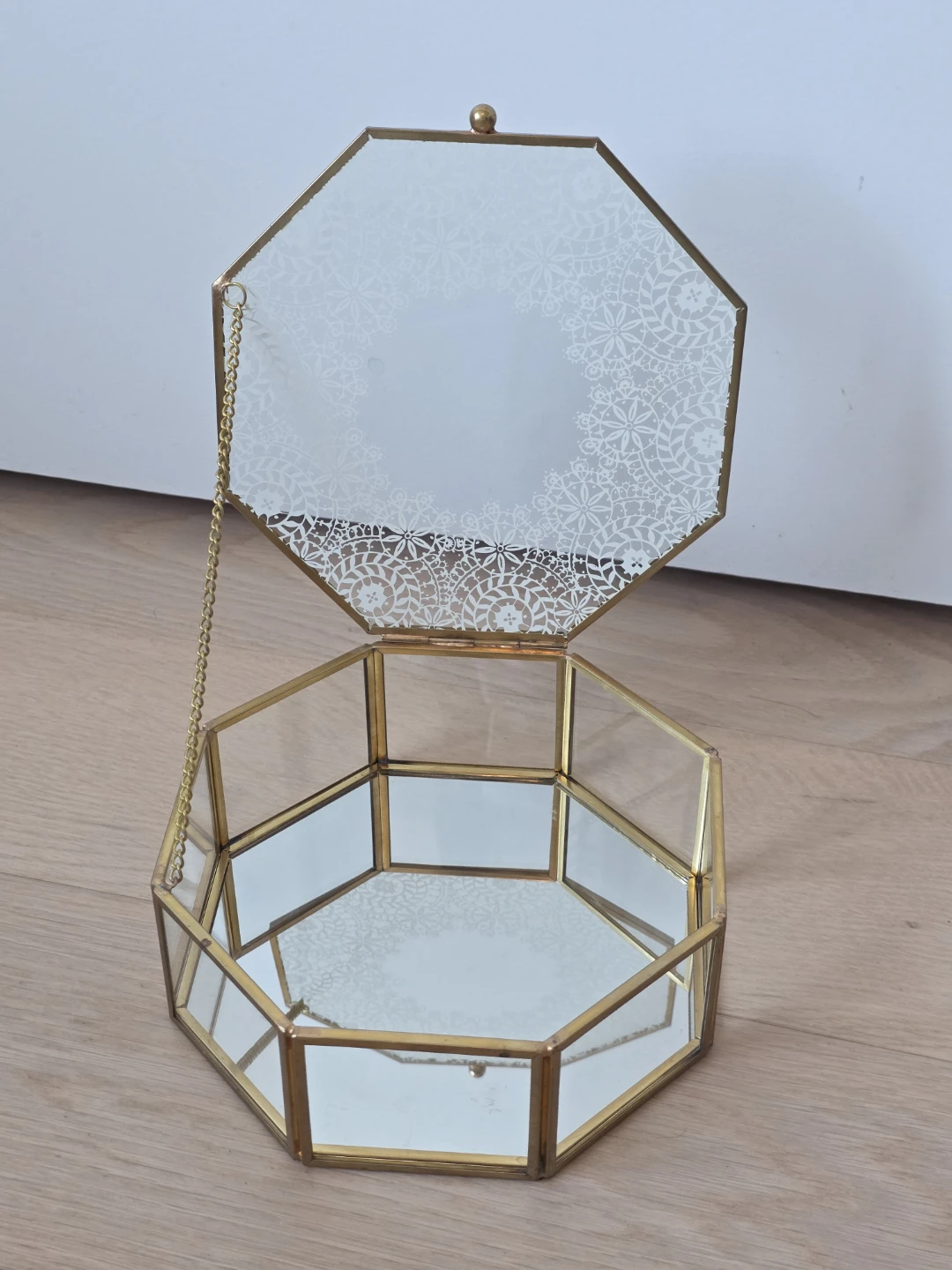 Nicole Miller Octagonal Glass Jewelry Box - photo 2