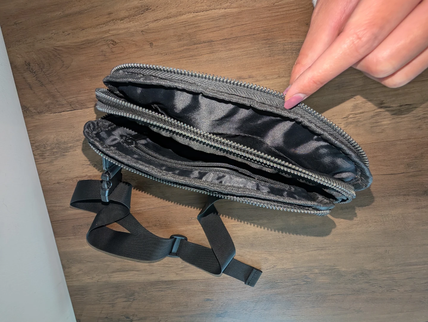 Black Crossbody Belt Bag - photo 2