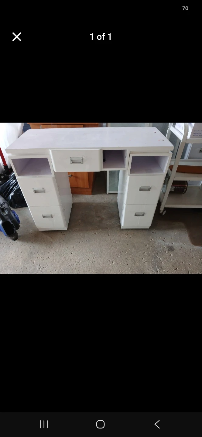 White manicure desk with drawers -pick up Mississauga