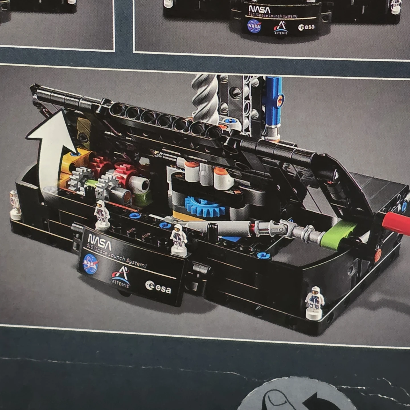 LEGO Technic NASA Artemis Space Launch System 42221 - photo 5