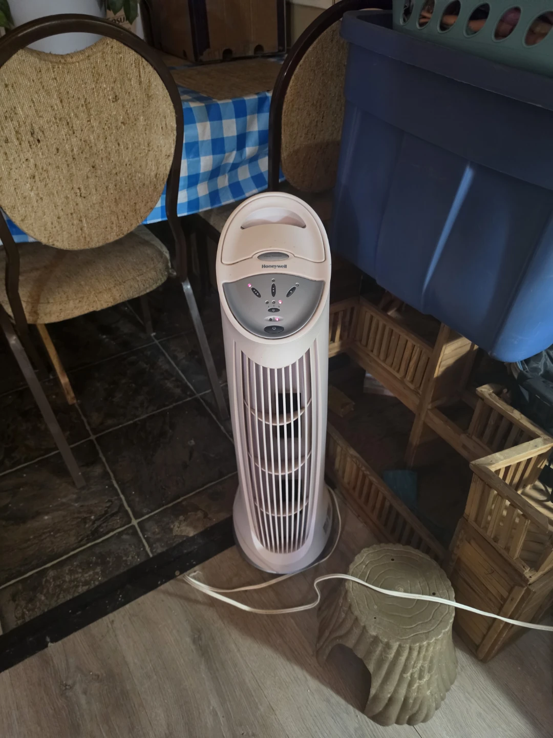 Honeywell Tower Air Purifier - photo 2