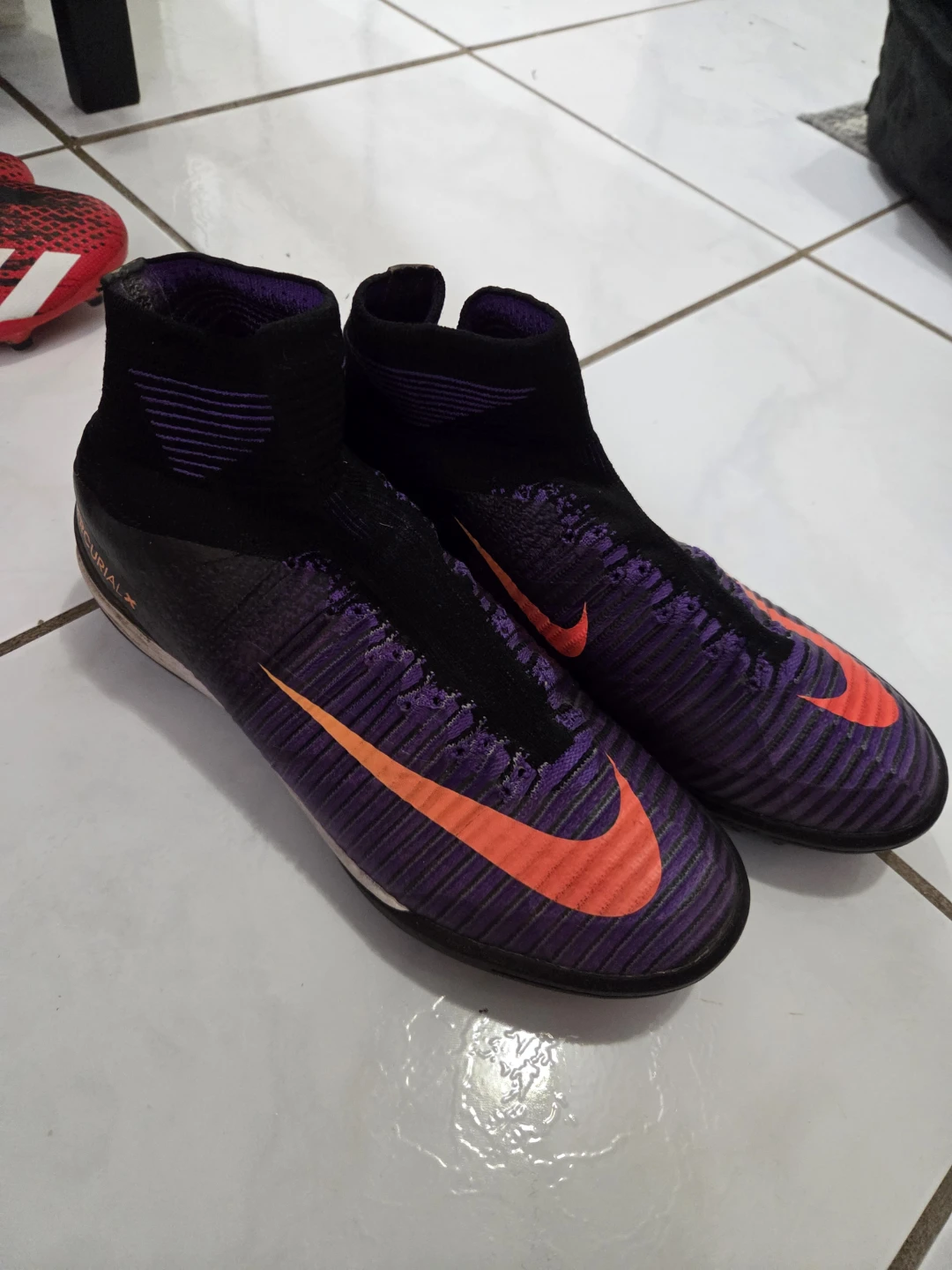 Nike Mercurial Superfly soccer turf shoes - size 7.