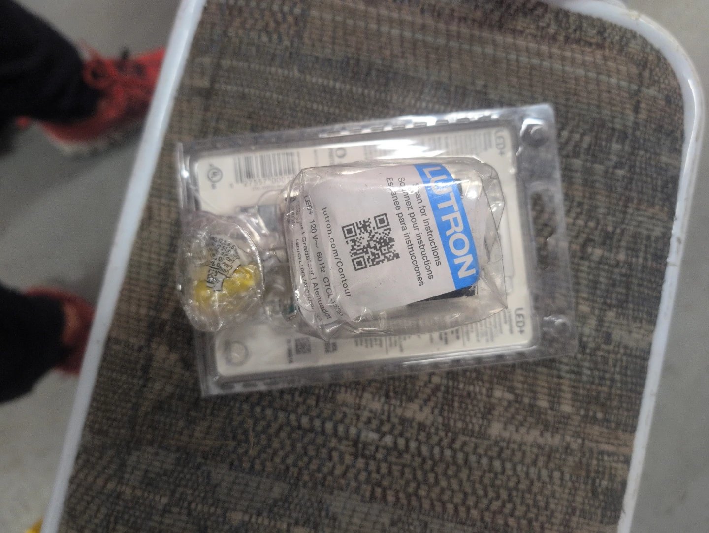 Lutron Skylark Contour LED+ Dimmer Switch - photo 2