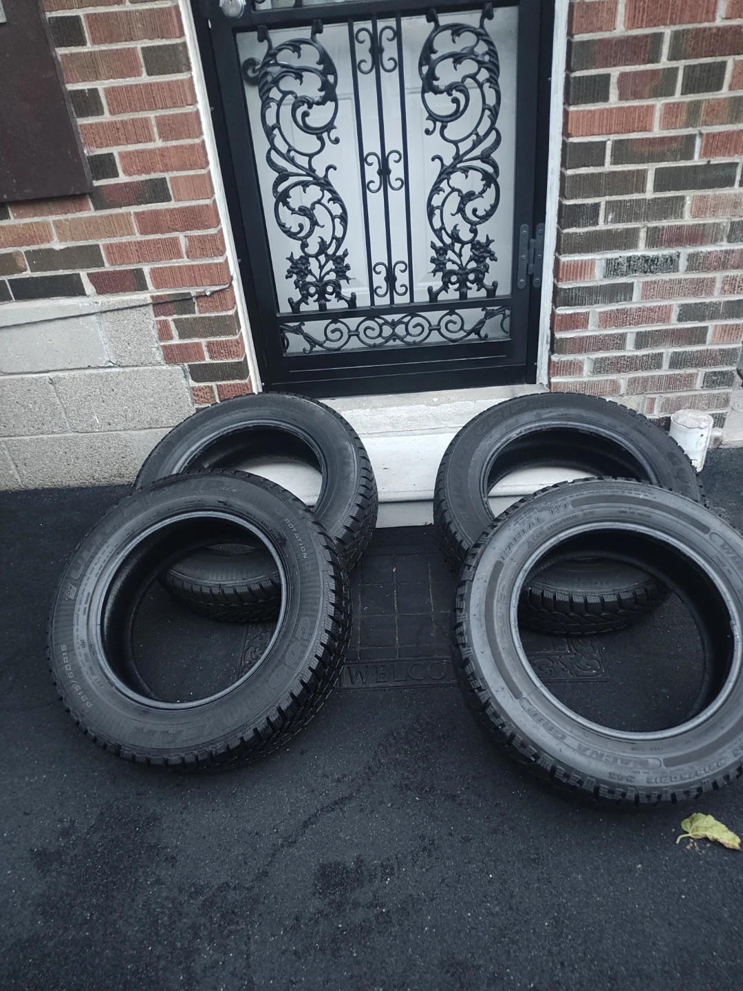 Set of 4 Goodyear Ultra Grip Ice Tires - photo 2