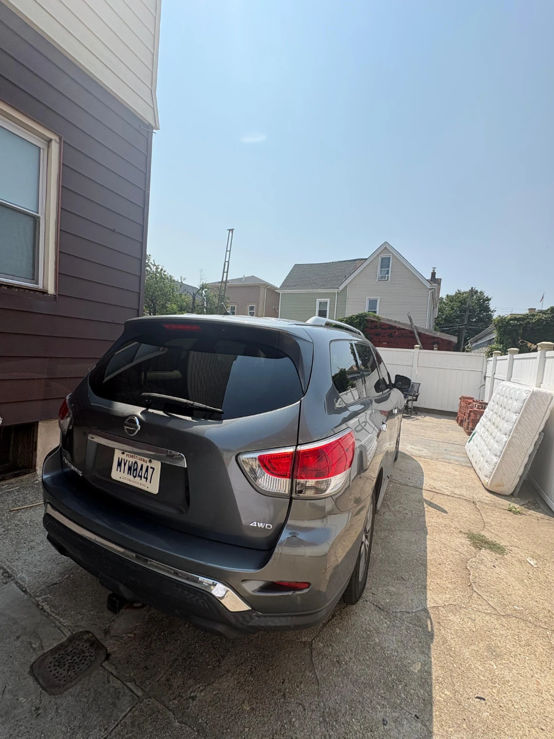 Nissan Pathfinder 4WD SUV