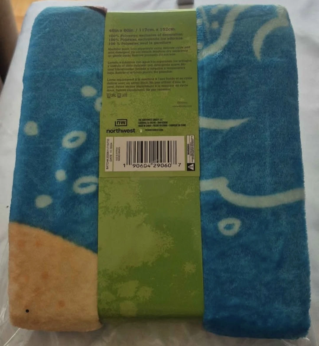 Disney Stitch Silky Soft Throw Blanket - photo 2