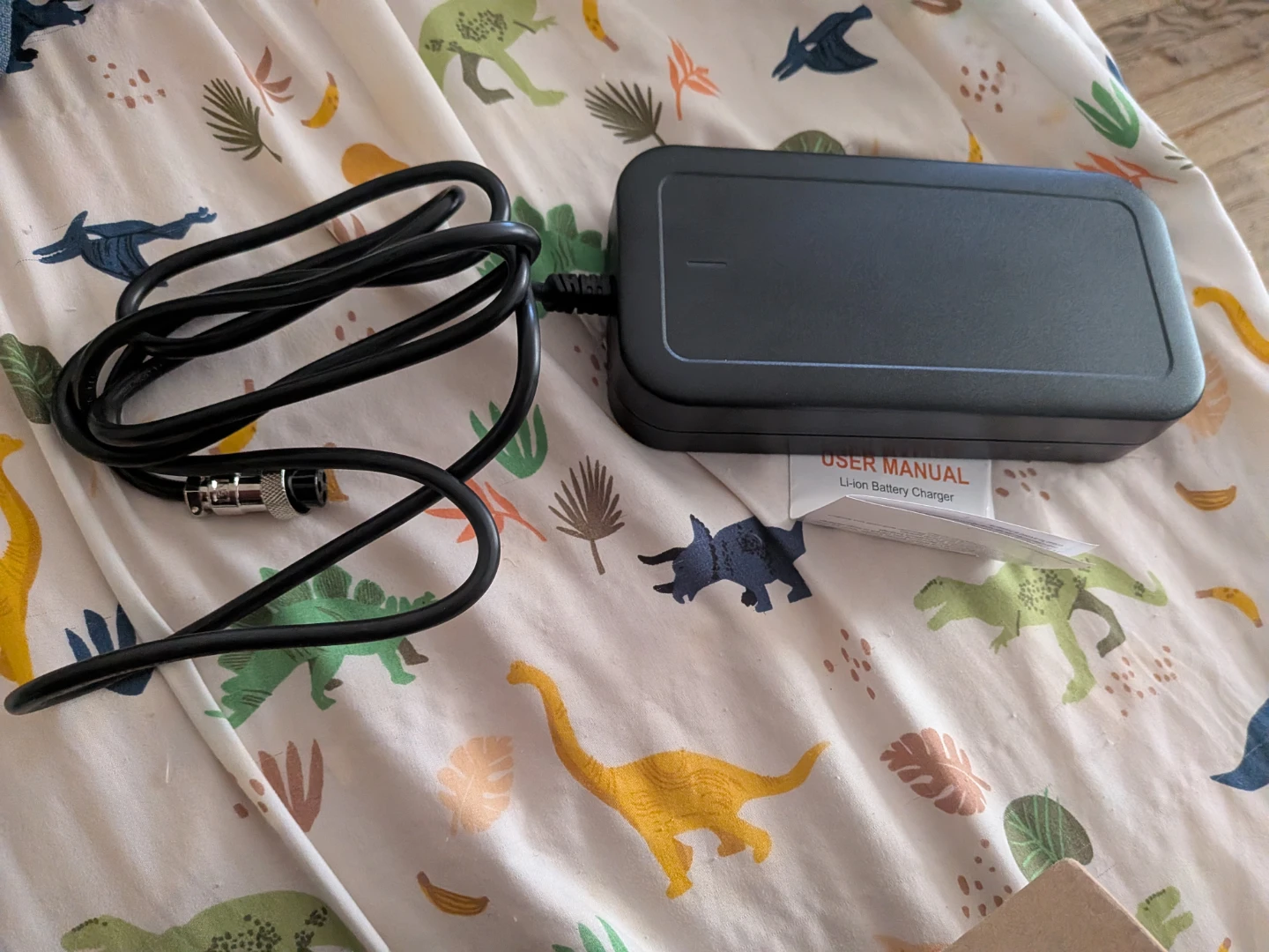 Li-ion Battery Charger 54.6V 4.5A - photo 5