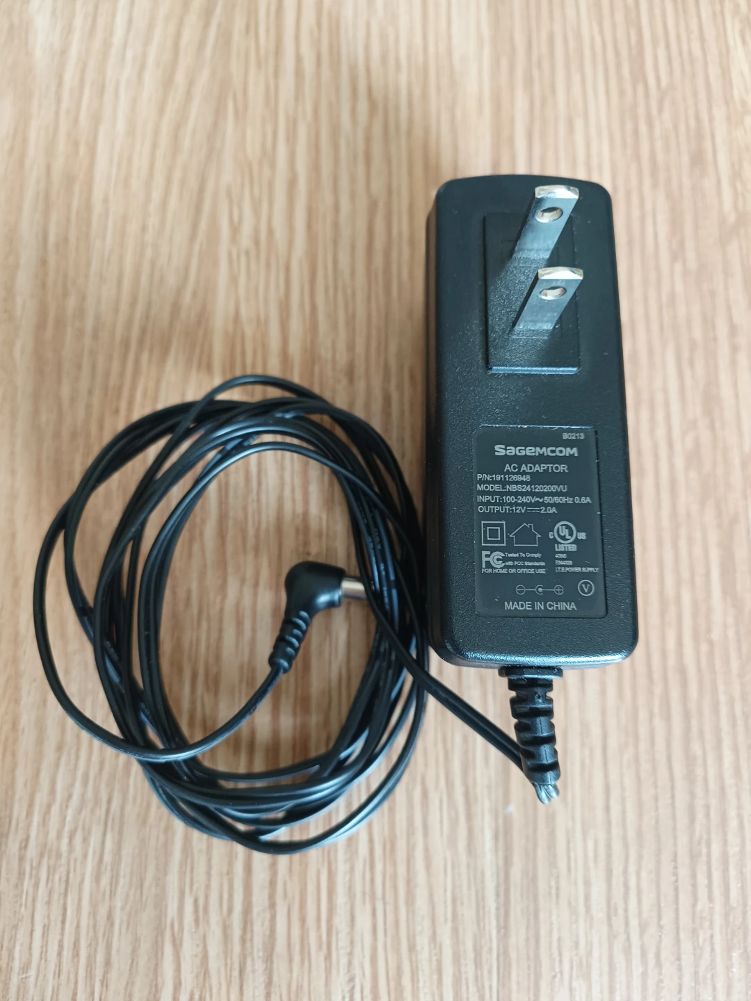 12V 3A, 2A and Adjustable Power Adapterss - photo 2