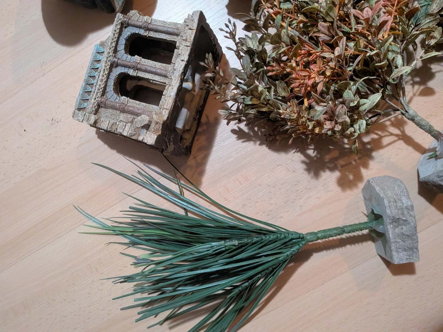 Assorted Aquarium Ornaments and Plants - photo 4