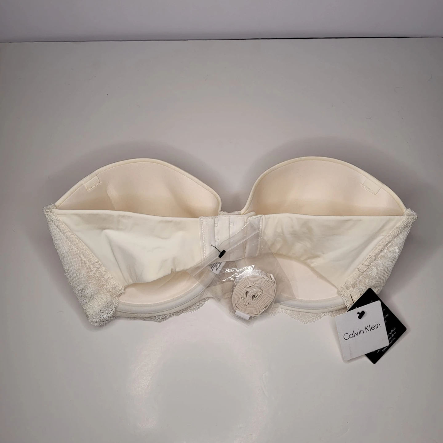 Calvin Klein Strapless Bra 34DD - photo 5