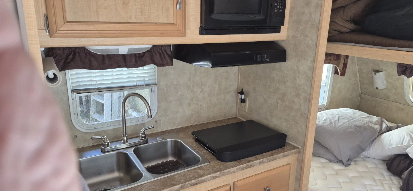 Zoom by Aerolite Travel Trailer - photo 3