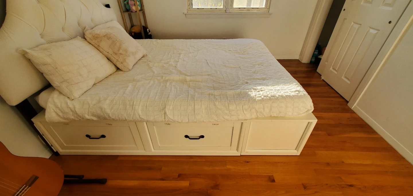 Pottery barn white bedroom set - photo 3