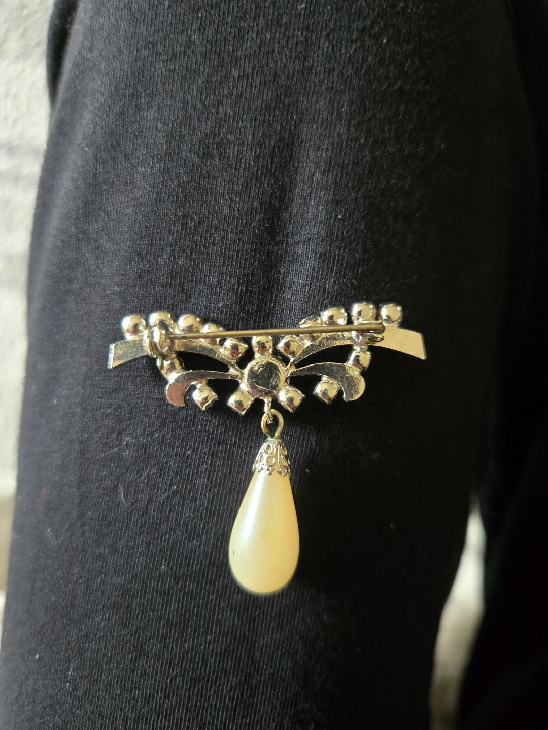 Vintage-1950s Silver & Rhinestone Pearl Drop Brooch Pin - photo 2