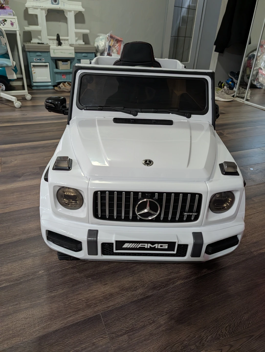White Mercedes G-Wagon Ride-on Car - 4x4 - Almost New, - photo 3