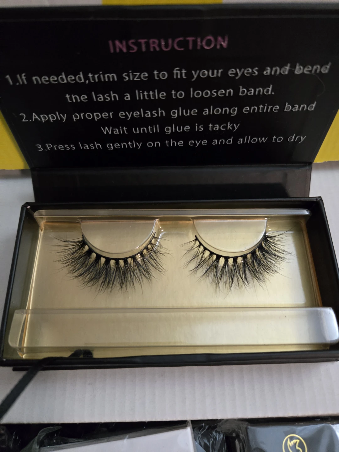 False Eyelashes in Case