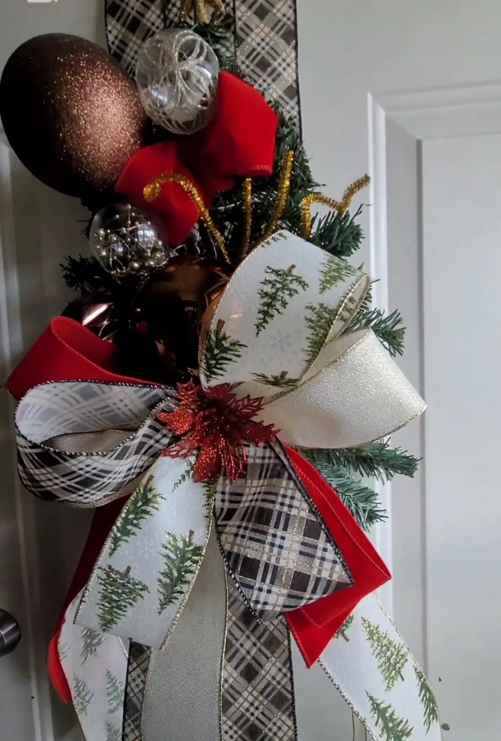 Christmas Door Swag Decoration - photo 2