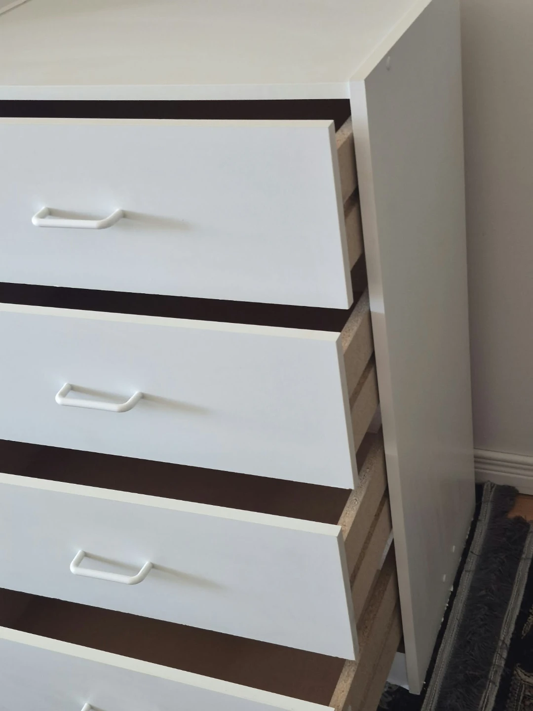 White 4-Drawer Chest - photo 3