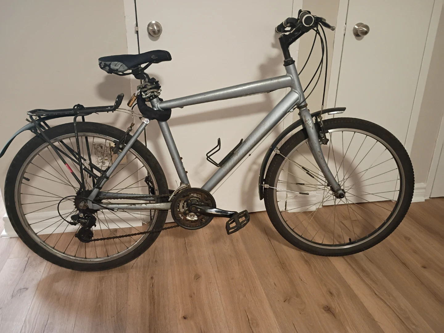 Silver Specialized Hybrid Bicycle - photo 2