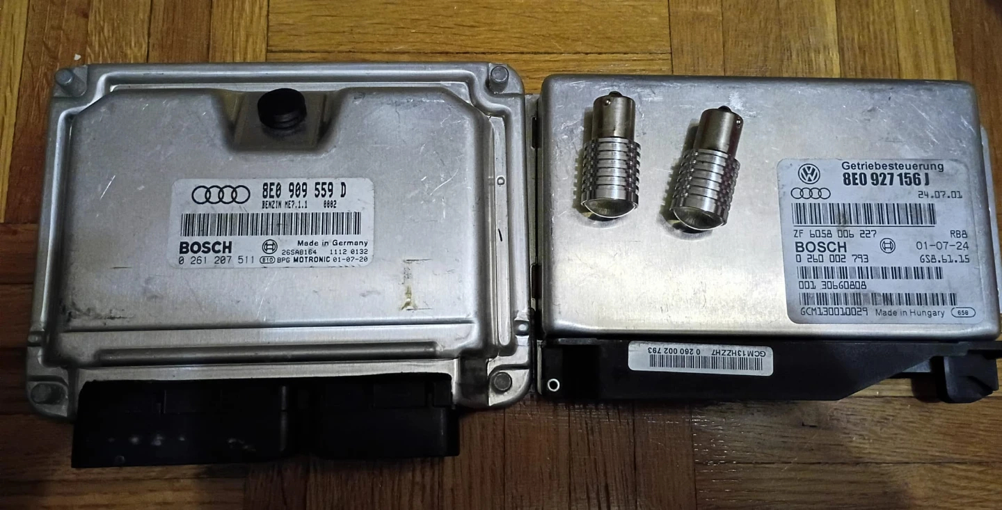 Audi Bosch ECU Modules 8E0 909 559 D and 8E0 927 156 J