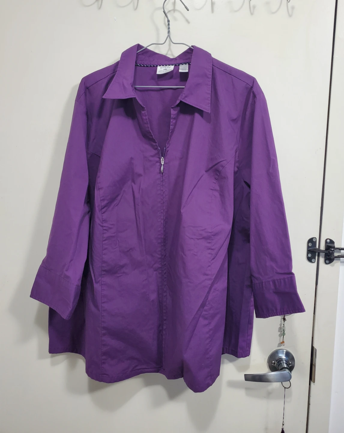 [$10 Plus Size Bundle]:Selection of three shirts and vest - photo 2