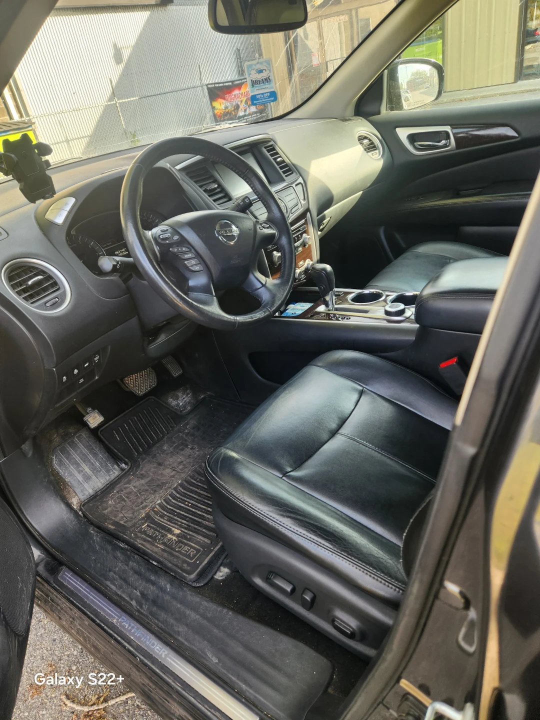 Nissan Pathfinder SL 4WD