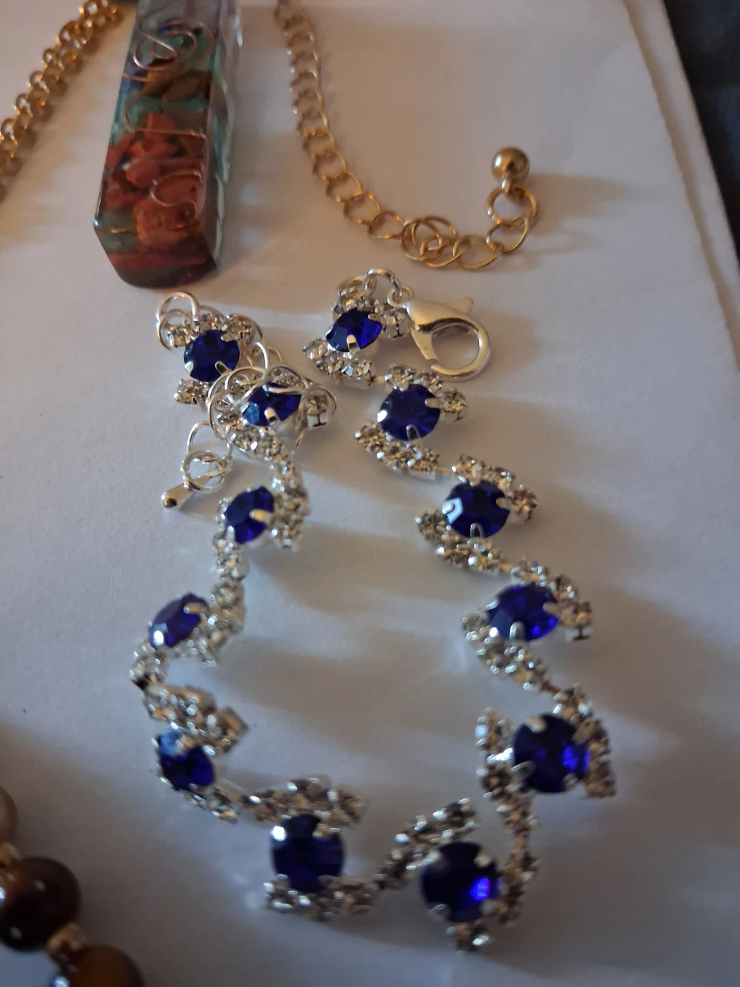 Jewellery Set: Resin Pendant and Blue Crystal Bracelet