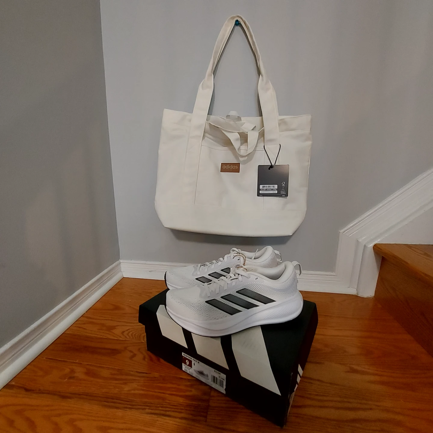 New Adidas Running Shoes Size 9/ new  Adidas tote bag - photo 3