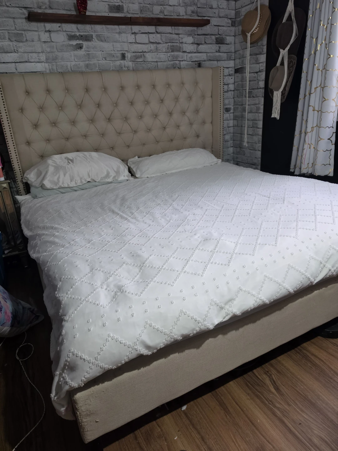 Tufted Upholstered King Size Bed