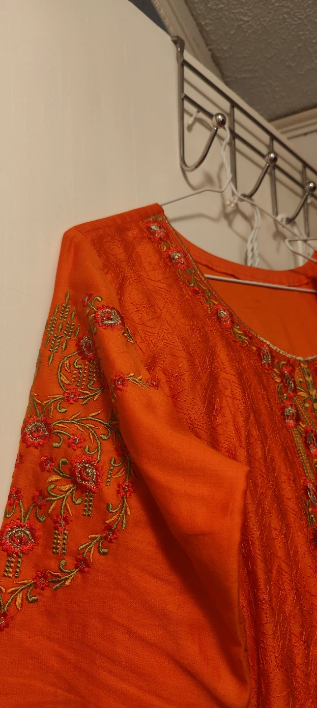 Orange Embroidered kurta with ankle pants and dupatta - photo 2