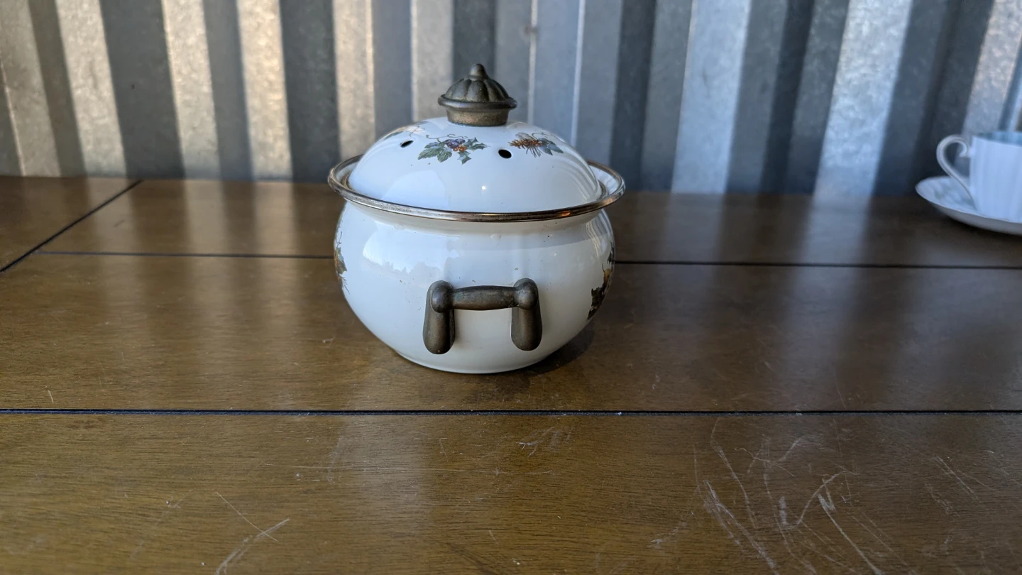 Vintage Enamel Pot with Lid - photo 2