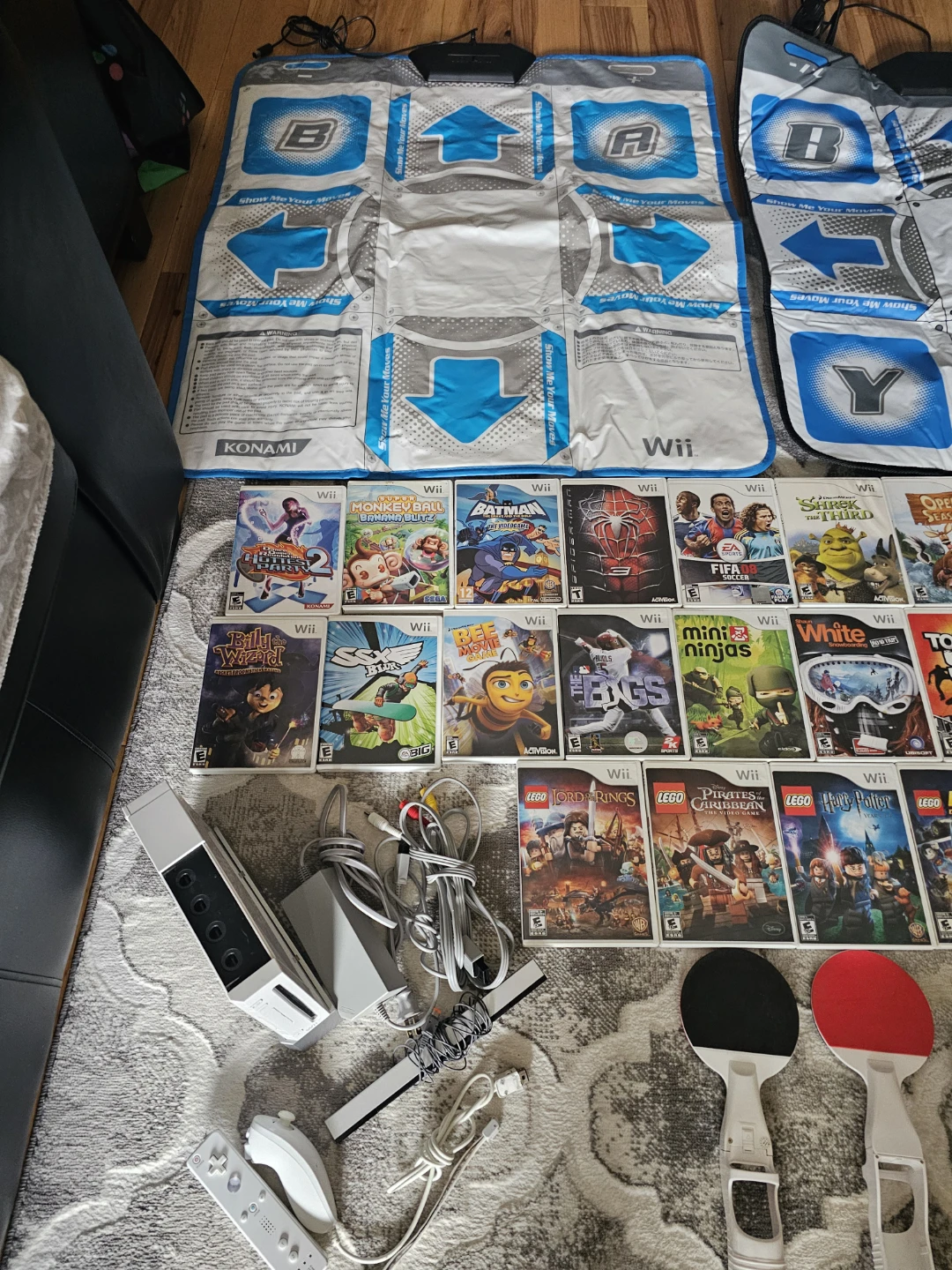 Nintendo Wii Console Bundle with Games and Accessories