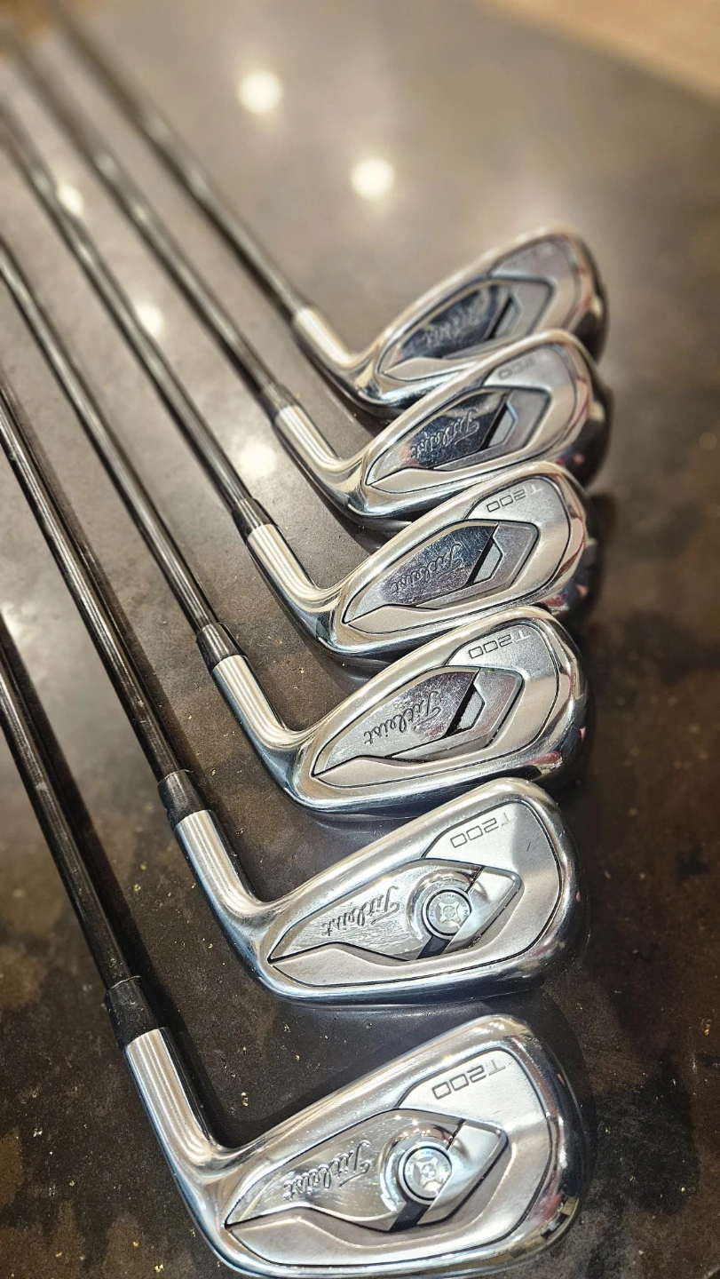 Titliest t200 iron