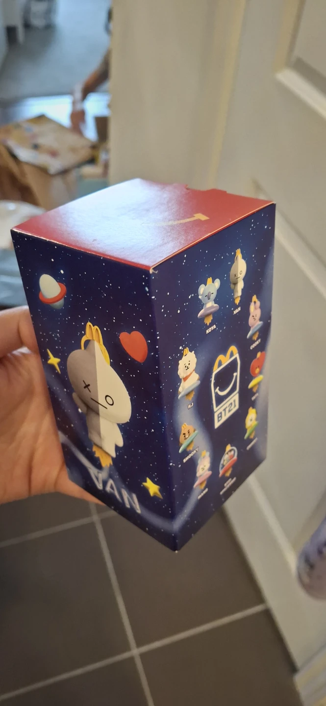 Happy Meal BT21 Van toy