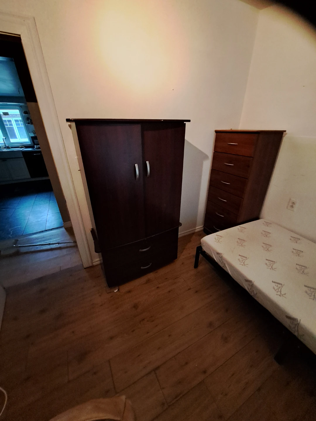 Châteauguay - small room for rent / petites chambre a louer