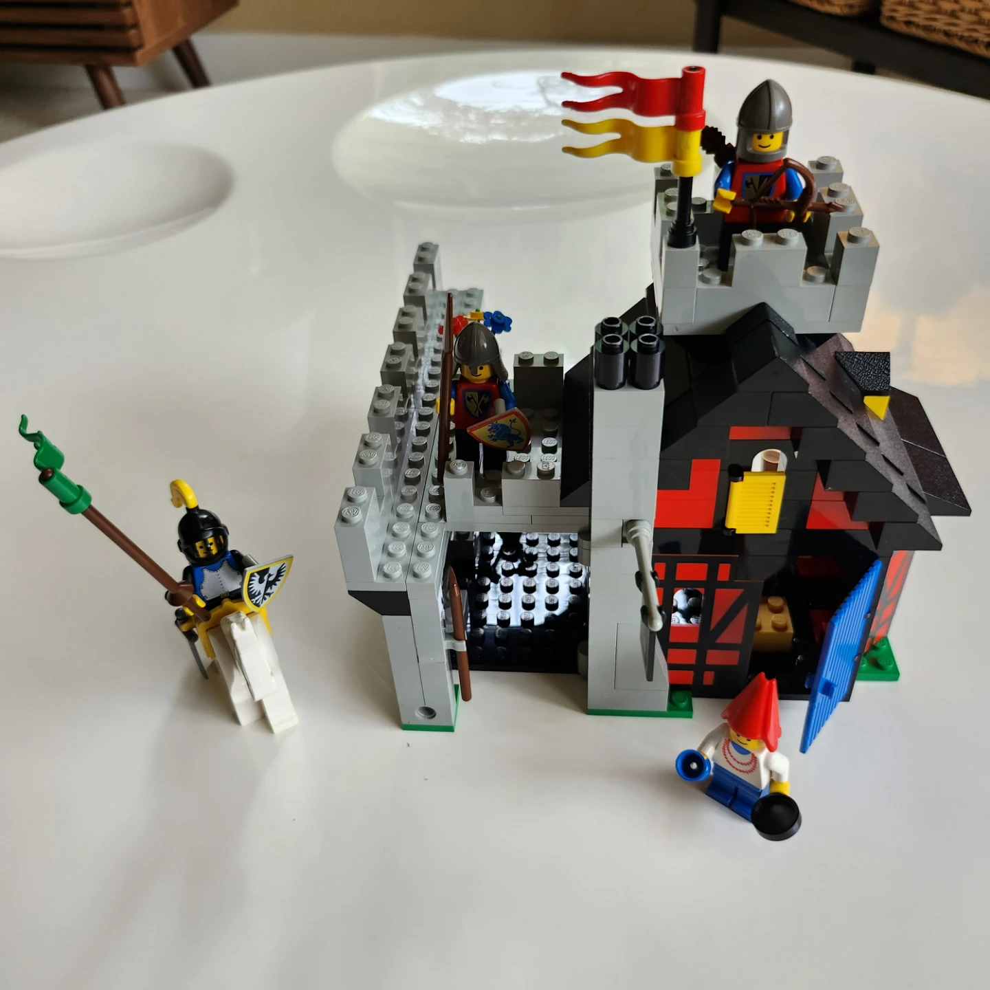 Vintage LEGO 6067 Guarded Inn Complete