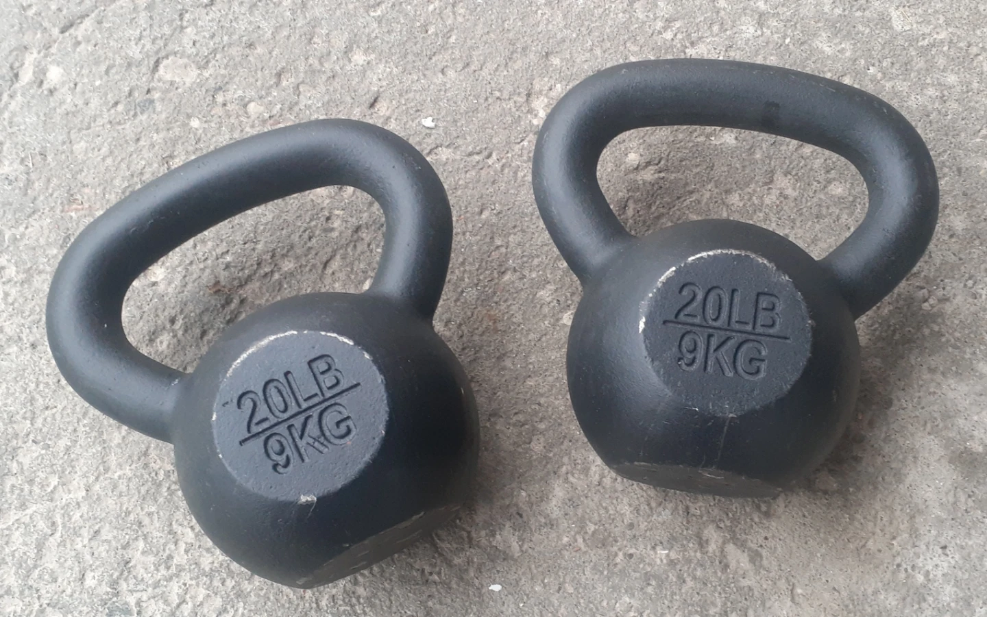Set of two 20lb (9kg) cast iron kettlebells