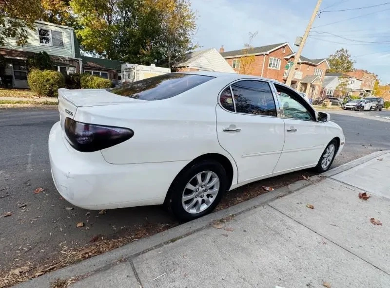 2004 White Lexus ES 330 Sedan - photo 3