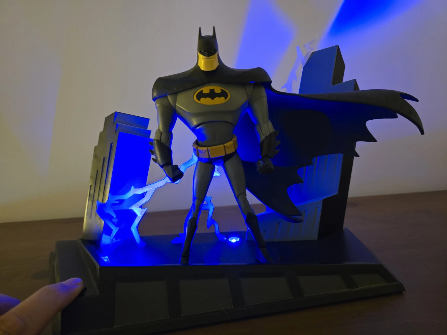 DC Batman The Animated Series Light-Up Diorama - photo 4