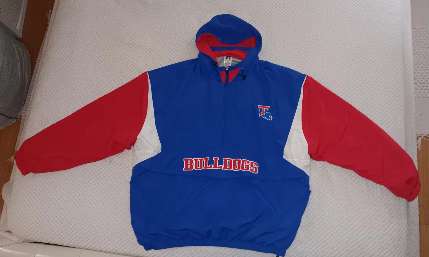 Set of 2 for $60 Windbreaker hooded pull over Size 2XL - photo 2