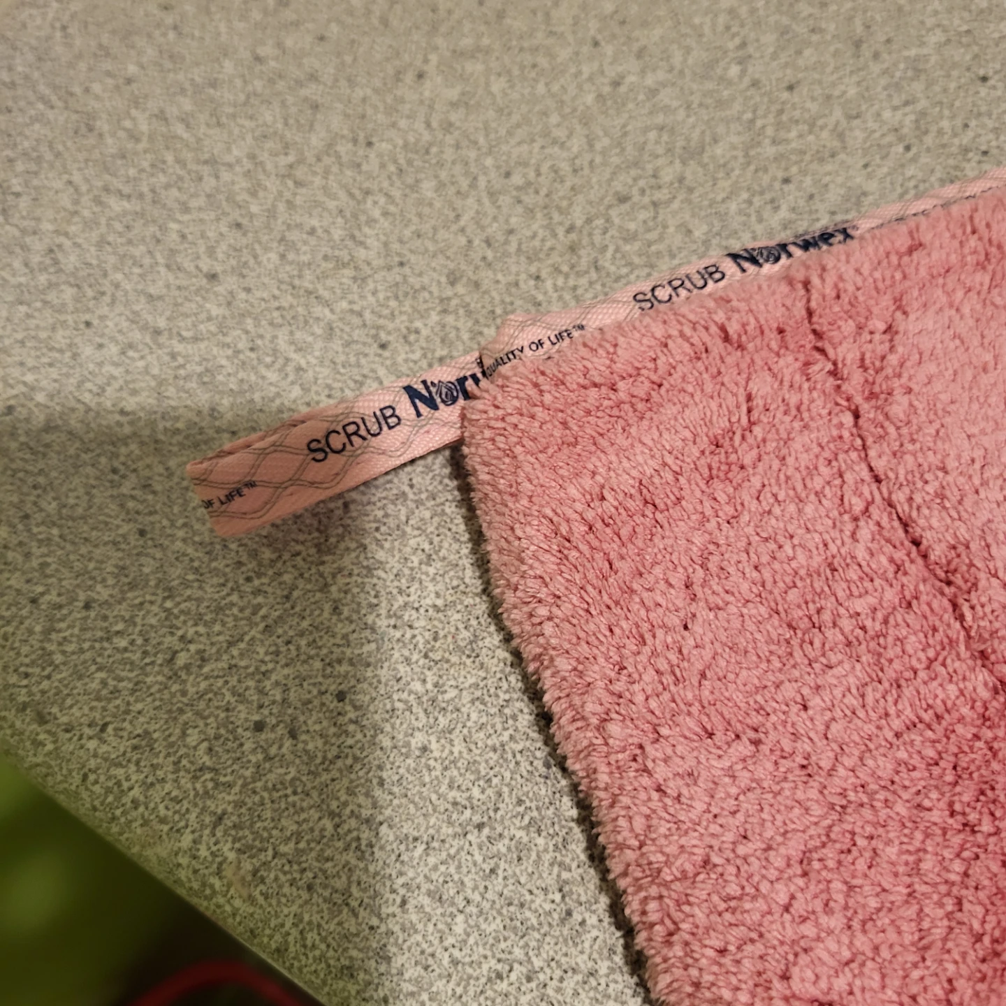 Norwex Dusting Mitts and Scrub Cloth - photo 2